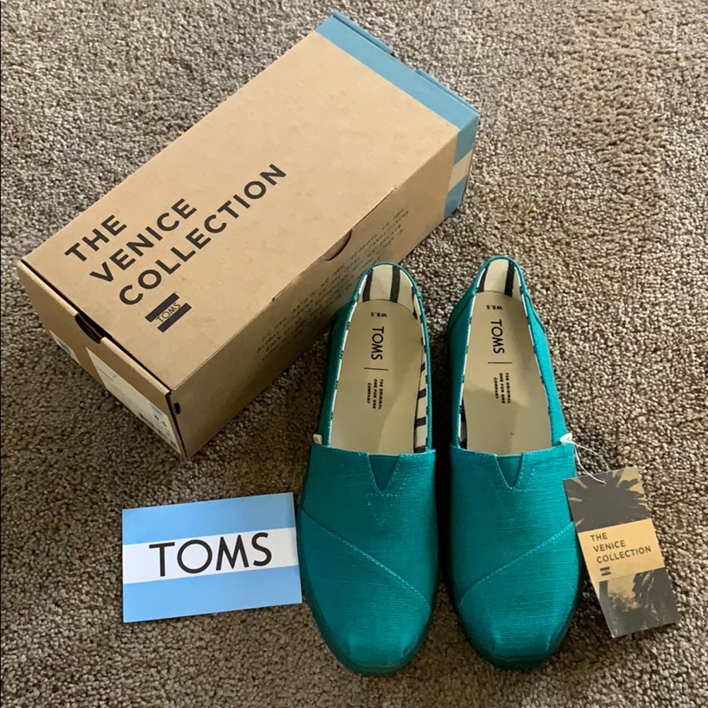 Teal TOMS Canvas Shoe